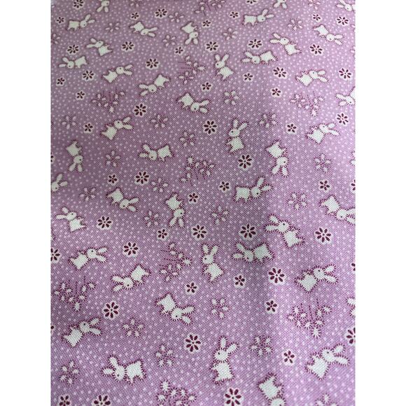 Quilt Fabric Total of 4 yards in at least 1/2 yard cuts. - Picture 2 of 6